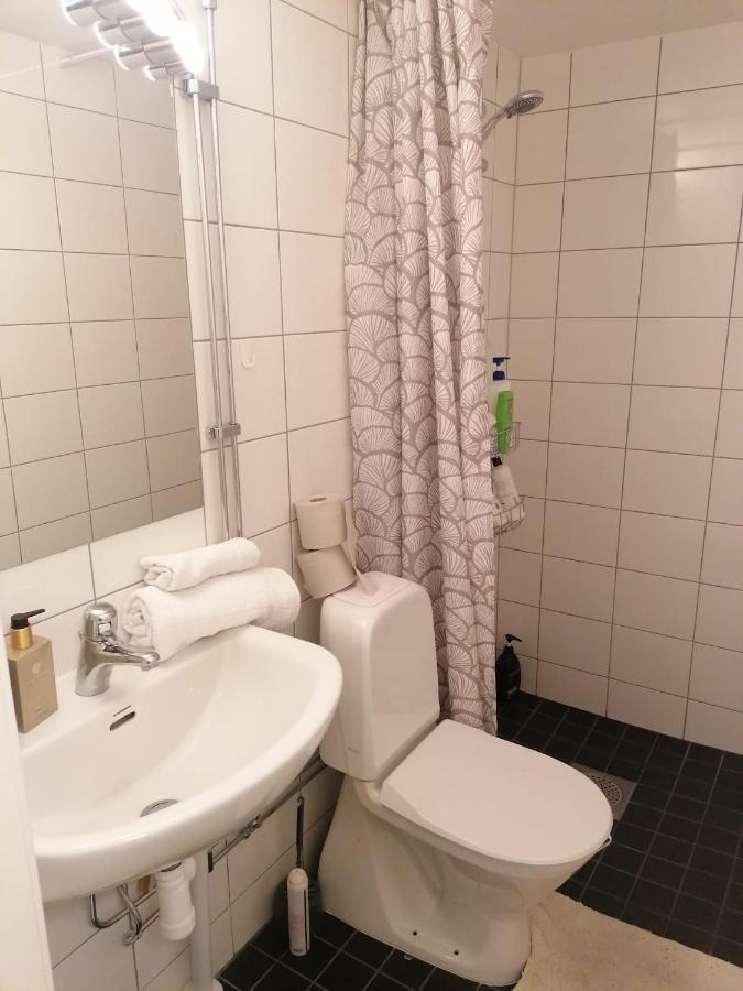 Ett Rums Laegenhet Med Egen Ingang, Parkering Örebro Zewnętrze zdjęcie